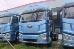 一汽解放 J6P 6X4 纯电动牵引车528.13kWh