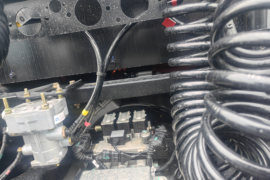 解放J6P&nbsp;电动牵引车底盘图片