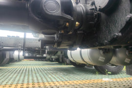 解放J6P&nbsp;电动牵引车底盘图片