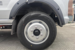 SRM鑫源 T5LEV 2024款城际版 3.5T 3.8米单排纯电动栏板微卡70.47kWh