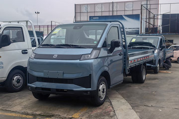 Զ������F3E 2025���ǻ۰� Һɲ 3.82�׵��Ŵ��綯����΢�� ����ʱ��56kWhͼƬ