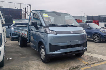 Զ������F3E 2025���ǻ۰� Һɲ 3.82�׵��Ŵ��綯����΢�� ����ʱ��56kWhͼƬ