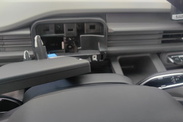 Զ������F3E 2025���ǻ۰� Һɲ 3.82�׵��Ŵ��綯����΢�� ����ʱ��56kWhͼƬ