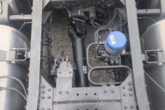 解放J7 领航版 13.2L柴油 640马力 6X4 一汽解放12档 高顶 牵引车