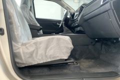 庆铃 五十铃T30探险家 2024款 舒享版 3.0T柴油 143马力 四驱 手动双排皮卡