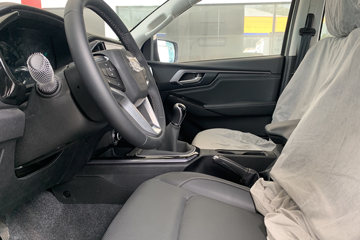 ���� ��ʮ��T30̽�ռ� 2024�� ������ 3.0T���� 143���� ���� �ֶ�˫��Ƥ��ͼƬ