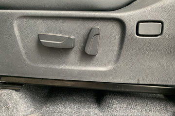 ���� ��ʮ��T30̽�ռ� 2024�� ������ 3.0T���� 143���� ���� �ֶ�˫��Ƥ��ͼƬ