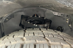 庆铃 五十铃T30探险家 2024款 舒享版 3.0T柴油 143马力 四驱 手动双排皮卡