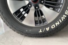 庆铃 五十铃T30探险家 2024款 舒享版 3.0T柴油 143马力 四驱 手动双排皮卡