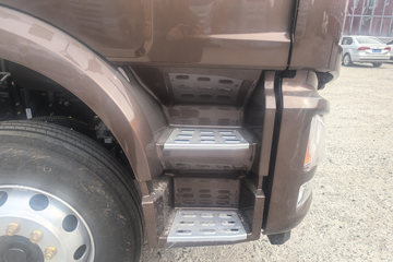 һ�����J6L ��Ӣ�� 5.7L���� 290���� 4X2 ��ʿ��8�� �߶� 6.75�������ػ���ͼƬ