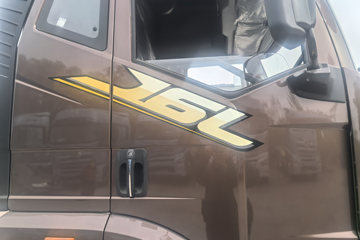 һ�����J6L ��Ӣ�� 5.7L���� 290���� 4X2 ��ʿ��8�� �߶� 6.75�������ػ���ͼƬ