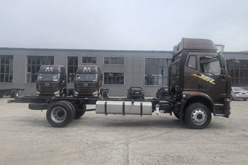 һ�����J6L ��Ӣ�� 5.7L���� 290���� 4X2 ��ʿ��8�� �߶� 6.75�������ػ���ͼƬ