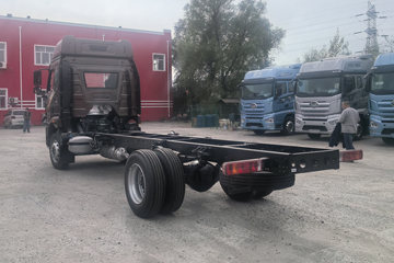 һ�����J6L ��Ӣ�� 5.7L���� 290���� 4X2 ��ʿ��8�� �߶� 6.75�������ػ���ͼƬ