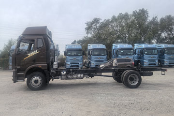 һ�����J6L ��Ӣ�� 5.7L���� 290���� 4X2 ��ʿ��8�� �߶� 6.75�������ػ���ͼƬ