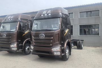 һ�����J6L ��Ӣ�� 5.7L���� 290���� 4X2 ��ʿ��8�� �߶� 6.75�������ػ���ͼƬ