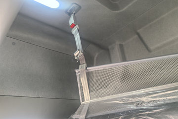 һ�����J6L ��Ӣ�� 5.7L���� 290���� 4X2 ��ʿ��8�� �߶� 6.75�������ػ���ͼƬ