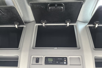 һ�����J6L ��Ӣ�� 5.7L���� 290���� 4X2 ��ʿ��8�� �߶� 6.75�������ػ���ͼƬ