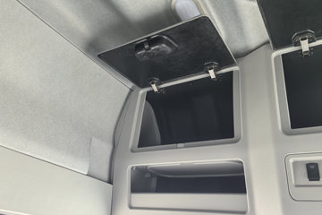 һ�����J6L ��Ӣ�� 5.7L���� 290���� 4X2 ��ʿ��8�� �߶� 6.75�������ػ���ͼƬ