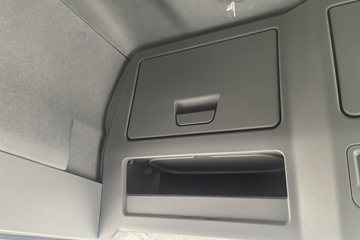 һ�����J6L ��Ӣ�� 5.7L���� 290���� 4X2 ��ʿ��8�� �߶� 6.75�������ػ���ͼƬ