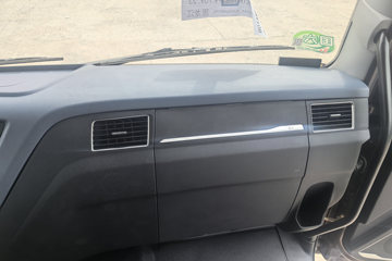 һ�����J6L ��Ӣ�� 5.7L���� 290���� 4X2 ��ʿ��8�� �߶� 6.75�������ػ���ͼƬ