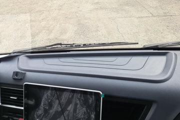 һ�����J6L ��Ӣ�� 5.7L���� 290���� 4X2 ��ʿ��8�� �߶� 6.75�������ػ���ͼƬ