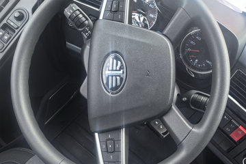 һ�����J6L ��Ӣ�� 5.7L���� 290���� 4X2 ��ʿ��8�� �߶� 6.75�������ػ���ͼƬ