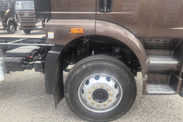 һ�����J6L ��Ӣ�� 5.7L���� 290���� 4X2 ��ʿ��8�� �߶� 6.75�������ػ���ͼƬ