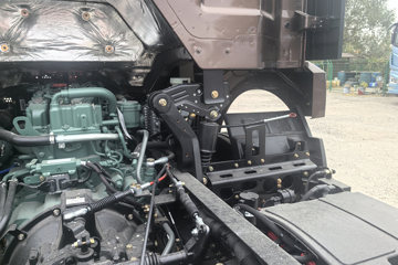 һ�����J6L ��Ӣ�� 5.7L���� 290���� 4X2 ��ʿ��8�� �߶� 6.75�������ػ���ͼƬ