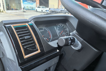 �����½�����S1 2.5L���� 160���� 4X2 ��ʿ��10�� 3.5�׵�����ж��ͼƬ