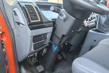 �����½�����S1 2.5L���� 160���� 4X2 ��ʿ��10�� 3.5�׵�����ж��ͼƬ