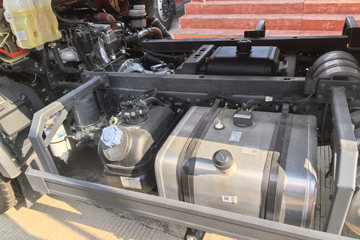 �����½�����S1 2.5L���� 160���� 4X2 ��ʿ��10�� 3.5�׵�����ж��ͼƬ