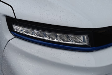 Զ�� ����F1E 2025���ǻ۰�  3.05�׵��Ŵ��綯��ʽ΢�� ����51.39kWhͼƬ