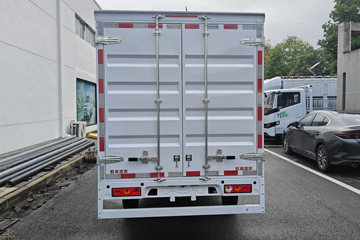 Զ�� ����F1E 2025���ǻ۰�  3.05�׵��Ŵ��綯��ʽ΢�� ����51.39kWhͼƬ