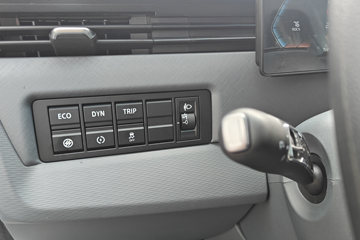 Զ�� ����F1E 2025���ǻ۰�  3.05�׵��Ŵ��綯��ʽ΢�� ����51.39kWhͼƬ