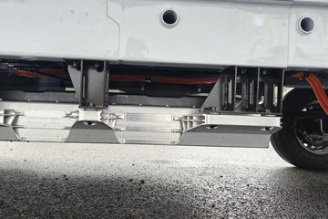 Զ�� ����F1E 2025���ǻ۰�  3.05�׵��Ŵ��綯��ʽ΢�� ����51.39kWhͼƬ