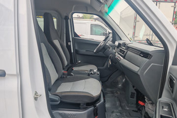 Զ�� ����V6E���ܰ� 2.3T 6�� 4.845�״��綯��� ��о46.08kWhͼƬ