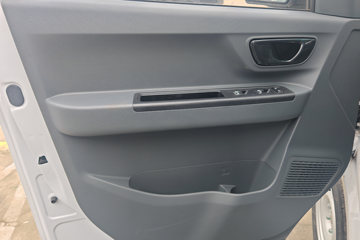 Զ�� ����V6E���ܰ� 2.3T 6�� 4.845�״��綯��� ��о46.08kWhͼƬ