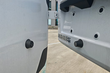 Զ�� ����V6E���ܰ� 2.3T 6�� 4.845�״��綯��� ��о46.08kWhͼƬ