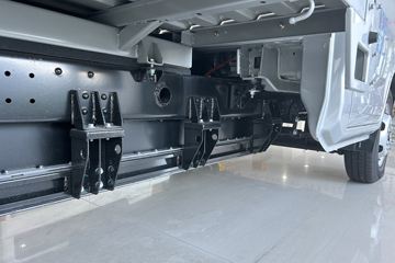 �������ó� ����X7 ������ Һɲ 3.815�׵��Ŵ��綯����΢�� ����62.98kWhͼƬ