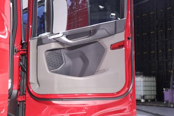 ˹��������500R ��������� 12.7L���� 500���� 6X2R ˹������14�� AMT�Զ��� ǣ����ͼƬ