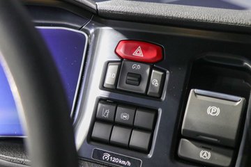 ˹��������500R ��������� 12.7L���� 500���� 6X2R ˹������14�� AMT�Զ��� ǣ����ͼƬ