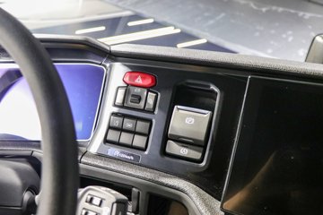 ˹��������500R ��������� 12.7L���� 500���� 6X2R ˹������14�� AMT�Զ��� ǣ����ͼƬ