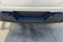 江铃 大道 敢探者 无界款 2.3T汽油 258马力 自动四驱 标轴双排皮卡