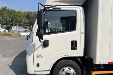 ����E˳�� 2025�� ���綯 4X2 Һɲ 3.8�׵�����ʽ�Ῠ �д��º�50.38kWhͼƬ