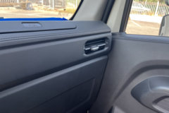 江铃E顺达 2025款 纯电动 4X2 液刹 3.8米单排厢式轻卡 中创新航50.38kWh