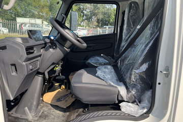 ����E˳�� 2025�� ���綯 4X2 Һɲ 3.8�׵�����ʽ�Ῠ �д��º�50.38kWhͼƬ