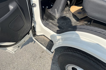 ����E˳�� 2025�� ���綯 4X2 Һɲ 3.8�׵�����ʽ�Ῠ �д��º�50.38kWhͼƬ