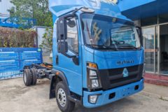 重汽HOWO轻卡悍将 4.15米单排纯电动栏板轻卡 宁德时代100.46kWh