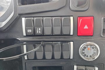 ����HOWOͳ˧ 4.15�׵��Ŵ��綯��ʽ�Ῠ ����131.98kWhͼƬ