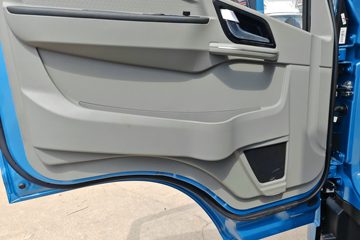 ����HOWOͳ˧ 4.15�׵��Ŵ��綯��ʽ�Ῠ ����131.98kWhͼƬ